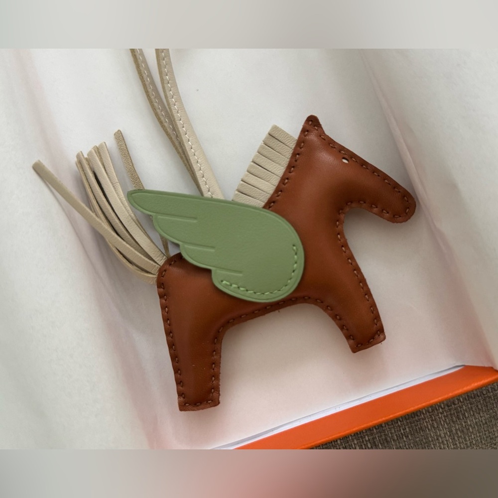 Hermes Pegase Charm, in Gold, Vert Criquet and Craie, PM size, new in box